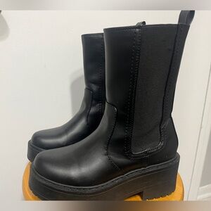 SODA women’s mid-calf platform boots